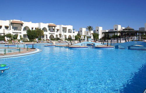 Бассейн отеля Poinciana Sharm Resort 4* (Пойнсиана Шарм Резорт 4*) Фото отеля Poinciana Sharm Resort 4* (Пойнсиана Шарм Резорт 4*)