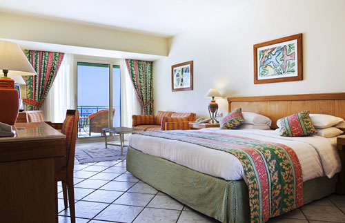 Номер отеля Hilton Sharm Waterfalls Resort 5* (Хилтон Шарм Вотерфолс Резорт 5*) Фото отеля Hilton Sharm Waterfalls Resort 5* (Хилтон Шарм Вотерфолс Резорт 5*)