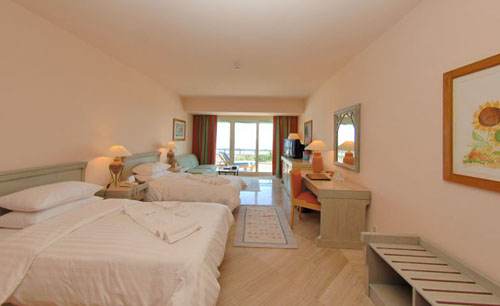Номер отеля Hilton Sharm Waterfalls Resort 5* (Хилтон Шарм Вотерфолс Резорт 5*) Фото отеля Hilton Sharm Waterfalls Resort 5* (Хилтон Шарм Вотерфолс Резорт 5*)