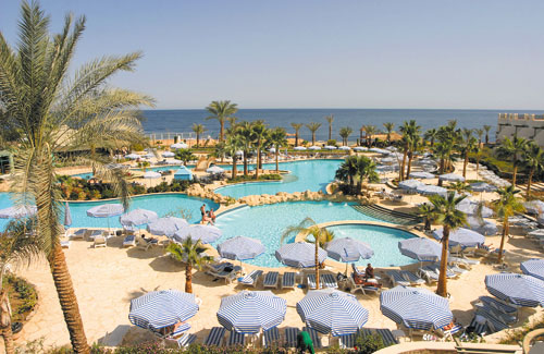 Бассейны отеля Hilton Sharm Waterfalls Resort 5* (Хилтон Шарм Вотерфолс Резорт 5*) Фото отеля Hilton Sharm Waterfalls Resort 5* (Хилтон Шарм Вотерфолс Резорт 5*)