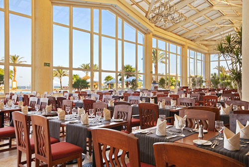 Ресторан отеля Hilton Sharm Waterfalls Resort 5* (Хилтон Шарм Вотерфолс Резорт 5*) Фото отеля Hilton Sharm Waterfalls Resort 5* (Хилтон Шарм Вотерфолс Резорт 5*)