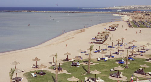 Пляж отеля Jaz Aquamarine Resort 5* (Джаз Аквамарин Резорт 5*) Фото отеля Jaz Aquamarine Resort 5* (Джаз Аквамарин Резорт 5*)