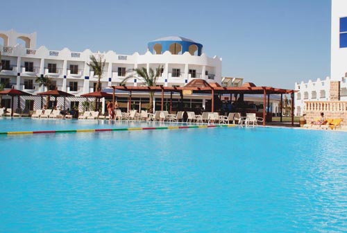 Бассейн отеля Golden Five Topaz Club Suites Hotel 4* (Голден Файв Топаз Клуб Сьютс Отель 4*) Фото отеля Golden Five Topaz Club Suites Hotel 4* (Голден Файв Топаз Клуб Сьютс Отель 4*)
