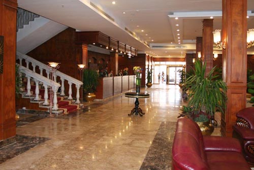 Лобби отеля Golden Five Topaz Club Suites Hotel 4* (Голден Файв Топаз Клуб Сьютс Отель 4*) Фото отеля Golden Five Topaz Club Suites Hotel 4* (Голден Файв Топаз Клуб Сьютс Отель 4*)