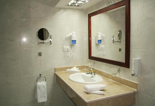 Ванная комната в номере отеля Golden Five Topaz Club Suites Hotel 4* (Голден Файв Топаз Клуб Сьютс Отель 4*) Фото отеля Golden Five Topaz Club Suites Hotel 4* (Голден Файв Топаз Клуб Сьютс Отель 4*)