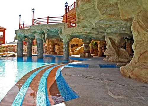 Бассейн отеля Faraana Heights Resort 4* (Фараана Хайтс Резорт 4*) Фото отеля Faraana Heights Resort 4* (Фараана Хайтс Резорт 4*)