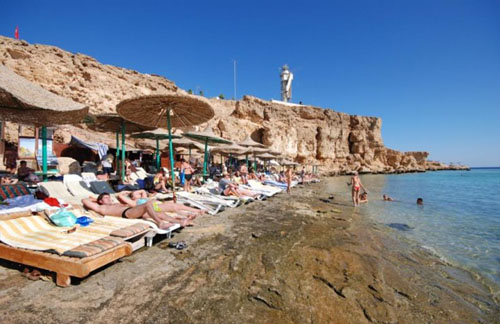 Пляж отеля Dive Inn Resort 4* (Дайв Инн Резорт 4*) Фото отеля Dive Inn Resort 4* (Дайв Инн Резорт 4*)