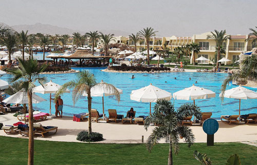 Бассейн отеля Hilton Sharks Bay Resort 4* (Хилтон Шаркс Бей Резорт 4*) Фото отеля Hilton Sharks Bay Resort 4* (Хилтон Шаркс Бей Резорт 4*)
