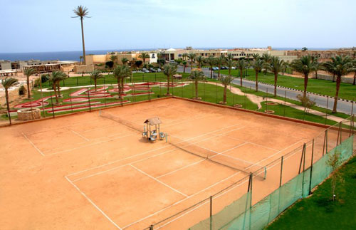 Теннисные корты отеля Hilton Sharks Bay Resort 4* (Хилтон Шаркс Бей Резорт 4*) Фото отеля Hilton Sharks Bay Resort 4* (Хилтон Шаркс Бей Резорт 4*)