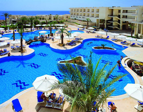 Бассейн отеля Hilton Sharks Bay Resort 4* (Хилтон Шаркс Бей Резорт 4*) Фото отеля Hilton Sharks Bay Resort 4* (Хилтон Шаркс Бей Резорт 4*)