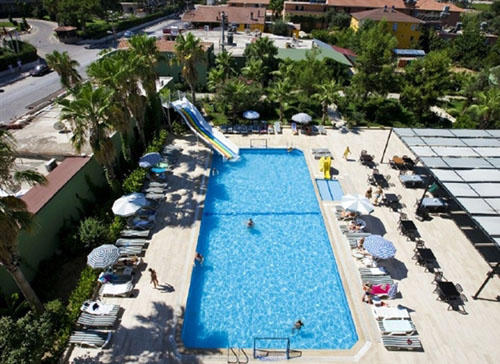 Бассейн отеля Larissa Hotel Beldibi 4* (Лариса Отель Бельдиби 4*) Фото отеля Larissa Hotel Beldibi 4* (Лариса Отель Бельдиби 4*)