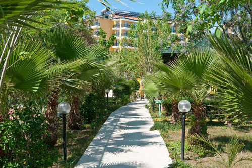 Сад отеля Akin Paradise Hotel 4* (Акин Парадиз Отель 4*) Фото отеля Akin Paradise Hotel 4* (Акин Парадиз Отель 4*)