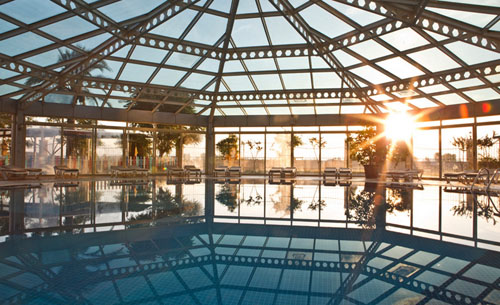 Крытый бассейн отеля Crystal Paraiso Verde Resort & Spa 5* (Кристал Параисо Верде Резорт энд Спа 5*) Фото отеля Crystal Paraiso Verde Resort & Spa 5* (Кристал Параисо Верде Резорт энд Спа 5*)