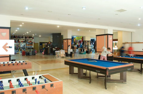 Игровой зал отеля Holiday Park Resort 5* (Холидей Парк Резорт 5*) Фото отеля Holiday Park Resort 5* (Холидей Парк Резорт 5*)