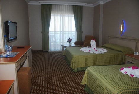 Номер отеля Holiday Park Resort 5* (Холидей Парк Резорт 5*) Фото отеля Holiday Park Resort 5* (Холидей Парк Резорт 5*)