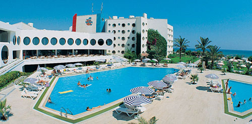 Бассейн отеля MC Beach Park Resort Hotel 5* (МС Бич Парк Резорт Отель 5*) Фото отеля MC Beach Park Resort Hotel 5* (МС Бич Парк Резорт Отель 5*)
