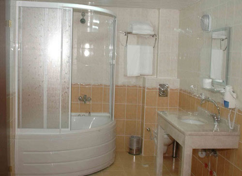 Ванная комната в номере отеля Bone Club SVS Hotel 4* (Боне Клаб СВС Отель 4*) Фото отеля Bone Club SVS Hotel 4* (Боне Клаб СВС Отель 4*)