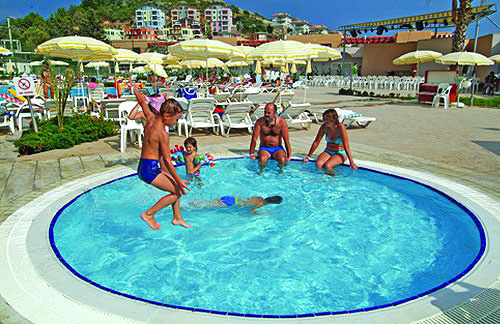 Детский бассейн отеля Hedef Rose Garden Hotel 4* (Хедеф Роуз Гарден Отель 4*) Фото отеля Hedef Rose Garden Hotel 4* (Хедеф Роуз Гарден Отель 4*)
