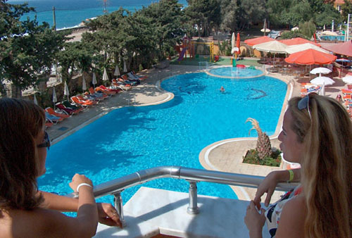 Бассейн отеля First Class Hotel 5* (Фест Класс Отель 5*) Фото отеля First Class Hotel 5* (Фест Класс Отель 5*)