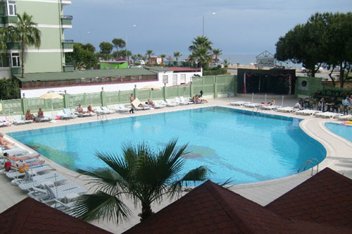 Бассейн отеля Ananas Hotel 4* (Ананас Отель 4*) Фото отеля Ananas Hotel 4* (Ананас Отель 4*)