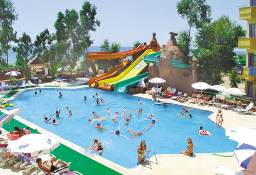 Бассейн отеля MC Mahberi Beach Hotel 4* (МС Махбери Бич Отель 4*) Фото отеля MC Mahberi Beach Hotel 4* (МС Махбери Бич Отель 4*)