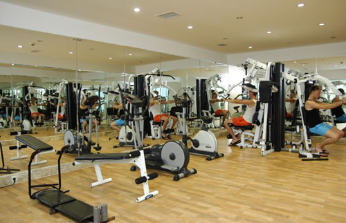 Тренажерный зал отеля White City Beach Hotel 4* (Вайт Сити Бич Отель 4*) Фото отеля White City Beach Hotel 4* (Вайт Сити Бич Отель 4*)