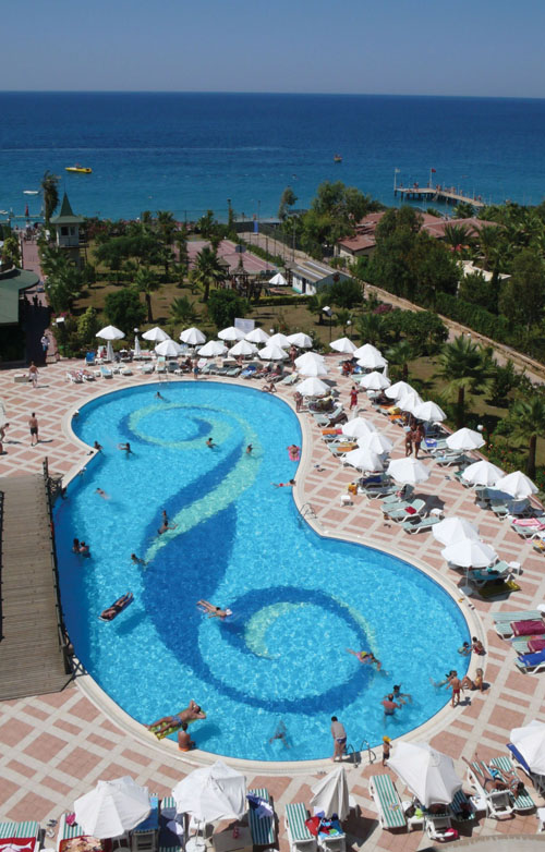 Бассейн отеля Holiday Garden Resort 5* (Холидей Гарден Резорт 5*) Фото отеля Holiday Garden Resort 5* (Холидей Гарден Резорт 5*)