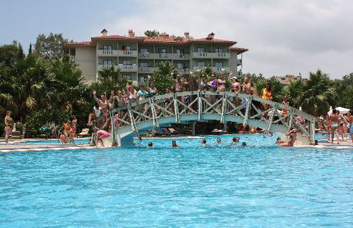 Бассейн отеля Alara Park Hotel 5* (Алара Парк Отель 5*) Фото отеля Alara Park Hotel 5* (Алара Парк Отель 5*)