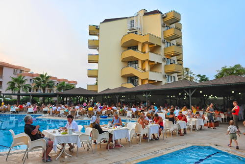 Открытая терраса ресторана отеля Caretta Relax Hotel 4* (Каретта Релакс Отель 4*) Фото отеля Caretta Relax Hotel 4* (Каретта Релакс Отель 4*)