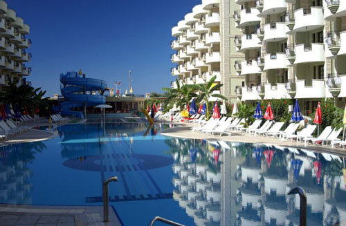 Бассейн отеля May Garden Club Hotel 4* (Май Гарден Клуб Отель 4*) Фото отеля May Garden Club Hotel 4* (Май Гарден Клуб Отель 4*)