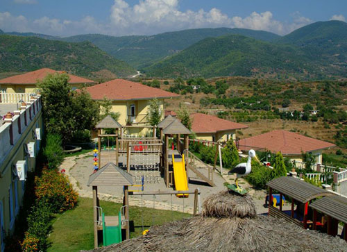 Детская площадка отеля Goldcity Tourism Complex 5* (Голдсити Туризм Комплекс 5*) Фото отеля Goldcity Tourism Complex 5* (Голдсити Туризм Комплекс 5*)