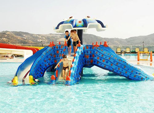 Детский бассейн отеля Goldcity Tourism Complex 5* (Голдсити Туризм Комплекс 5*) Фото отеля Goldcity Tourism Complex 5* (Голдсити Туризм Комплекс 5*)