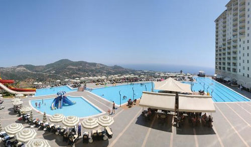 Бассейн отеля Goldcity Tourism Complex 5* (Голдсити Туризм Комплекс 5*) Фото отеля Goldcity Tourism Complex 5* (Голдсити Туризм Комплекс 5*)