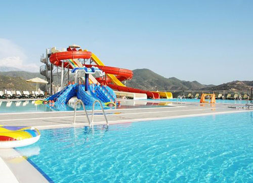 Водные горки отеля Goldcity Tourism Complex 5* (Голдсити Туризм Комплекс 5*) Фото отеля Goldcity Tourism Complex 5* (Голдсити Туризм Комплекс 5*)