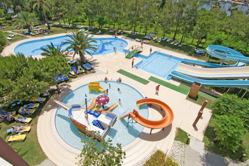 Бассейн отеля Grand Prestige Hotel & Spa 5* (Гранд Престиж Отель энд Спа 5*) Фото отеля Grand Prestige Hotel & Spa 5* (Гранд Престиж Отель энд Спа 5*)