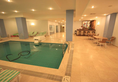 Крытый бассейн отеля Hera Park Hotel 4* (Хера Парк Отель 4*) Фото отеля Hera Park Hotel 4* (Хера Парк Отель 4*)