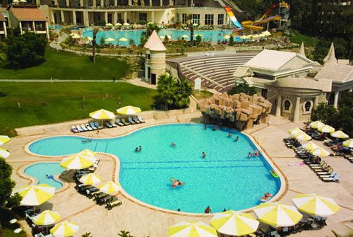 Бассейн отеля Horus Paradise Luxury Resort & Club 5* HV1 (Хорус Парадайс Лакшери Резорт энд Клаб 5* HV1) Фото отеля Horus Paradise Luxury Resort & Club 5* HV1 (Хорус Парадайс Лакшери Резорт энд Клаб 5* HV1)