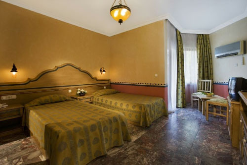 Номер отеля Larissa Akman Park Hotel 4* (Лариса Акман Парк Отель 4*) Фото отеля Larissa Akman Park Hotel 4* (Лариса Акман Парк Отель 4*)