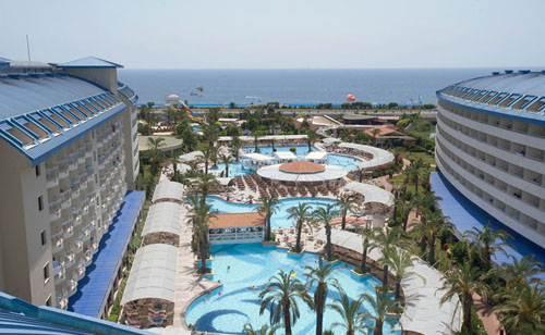 Бассейны отеля Crystal Admiral Resort Suite & SPA 5* (Кристалл Адмирал Резорт Сьют энд Спа 5*) Фото отеля Crystal Admiral Resort Suite & SPA 5* (Кристалл Адмирал Резорт Сьют энд Спа 5*)