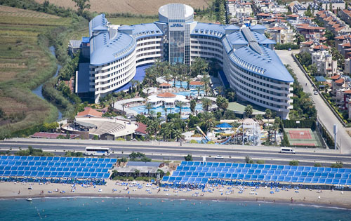 Отель Crystal Admiral Resort Suite & SPA 5* (Кристалл Адмирал Резорт Сьют энд Спа 5*) Фото отеля Crystal Admiral Resort Suite & SPA 5* (Кристалл Адмирал Резорт Сьют энд Спа 5*)
