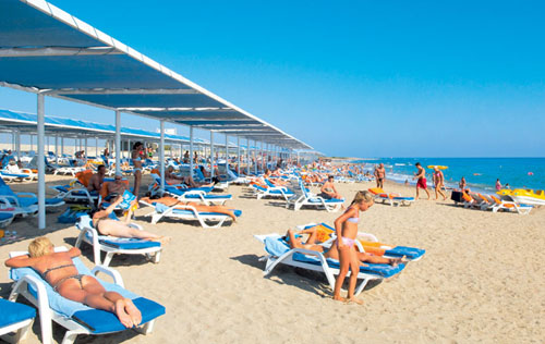 Пляж отеля Crystal Admiral Resort Suite & SPA 5* (Кристалл Адмирал Резорт Сьют энд Спа 5*) Фото отеля Crystal Admiral Resort Suite & SPA 5* (Кристалл Адмирал Резорт Сьют энд Спа 5*)