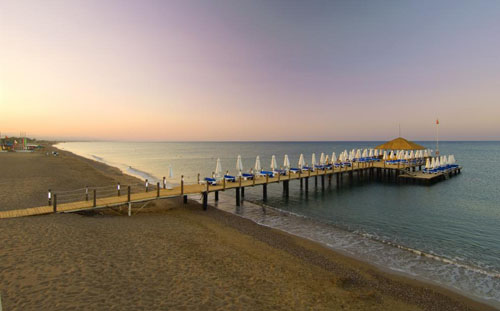 Пляж отеля Blue Waters Club Hotel 5* (Блю Вотерс Клуб Отель 5*) Фото отеля Blue Waters Club Hotel 5* (Блю Вотерс Клуб Отель 5*)