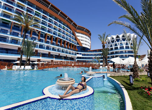 Бассейн отеля Granada Luxury Resort & Spa 5* (Гранада Лакшери Резорт энд Спа 5*) Фото отеля Granada Luxury Resort & Spa 5* (Гранада Лакшери Резорт энд Спа 5*)