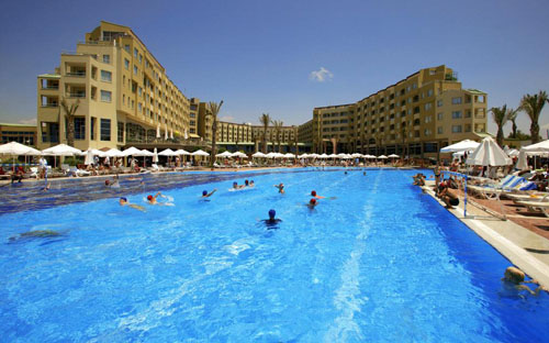 Бассейн отеля Silence Beach Resort 5* (Сайленс Бич Резорт 5*) Фото отеля Silence Beach Resort 5* (Сайленс Бич Резорт 5*)