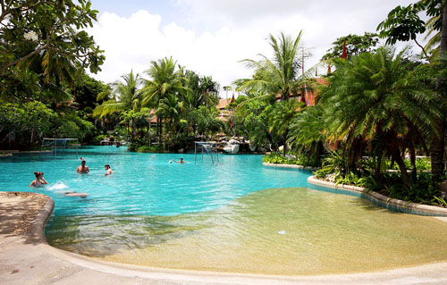 Бассейн отеля Thavorn Beach Village & Spa 5* (Таворн Бич Виладж энд Спа 5*) Фото отеля Thavorn Beach Village & Spa 5* (Таворн Бич Виладж энд Спа 5*)