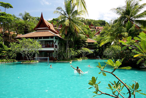 Бассейн отеля Thavorn Beach Village & Spa 5* (Таворн Бич Виладж энд Спа 5*) Фото отеля Thavorn Beach Village & Spa 5* (Таворн Бич Виладж энд Спа 5*)