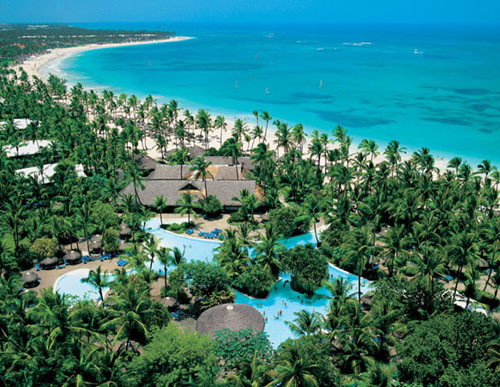 Бассейн отеля Bavaro Princess All Suites Resort Spa & Casino 5* (Баваро Принцесс Олл Сьютс Резорт Спа энд Казино 5*) Фото отеля Bavaro Princess All Suites Resort Spa & Casino 5* (Баваро Принцесс Олл Сьютс Резорт Спа энд Казино 5*)