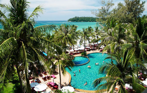 Бассейн отеля Kata Beach Resort & Spa 4* (Ката Бич Резорт энд Спа 4*) Фото отеля Kata Beach Resort & Spa 4* (Ката Бич Резорт энд Спа 4*)