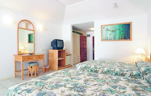 Номер отеля Holiday Island Resort & Spa 4* (Холидей Айленд Резорт энд Спа 4*) Фото отеля Holiday Island Resort & Spa 4* (Холидей Айленд Резорт энд Спа 4*)