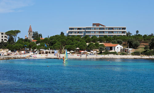 Пляж отеля Island Hotel Istra 4* (Исланд Отель Истра 4*) Фото отеля Island Hotel Istra 4* (Исланд Отель Истра 4*)